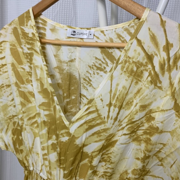 Cupshe beach cover-up - Small - Picture 2 of 5